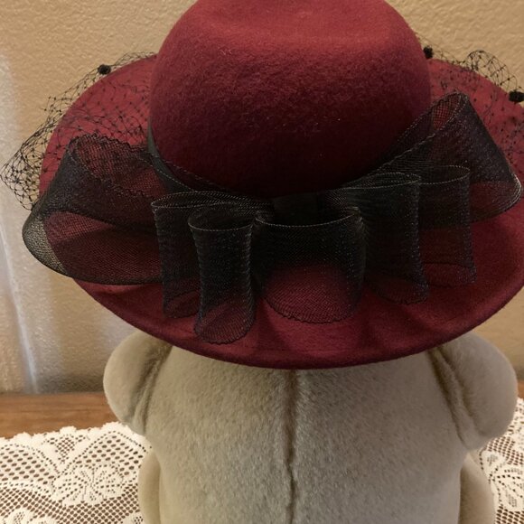 VINTAGE WOMEN'S FELTED WOOL HAT W/BLACK FACE NET, ORGANDY BOW - Picture 11 of 11